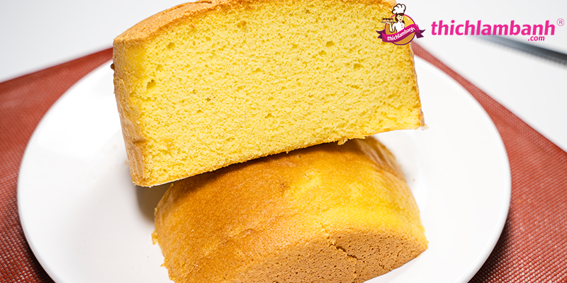 Cách làm bánh bông lan mềm xốp đơn giản 