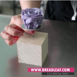 Cục gỗ cắm dù bắt bông kem