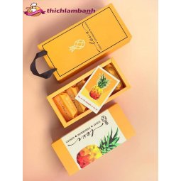 Hộp giấy bánh dứa vàng
